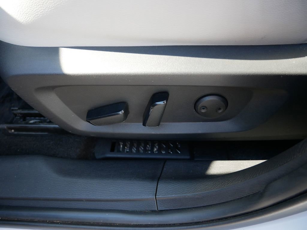 Used 2023 Mitsubishi Outlander SEL AWD/4WD image 16