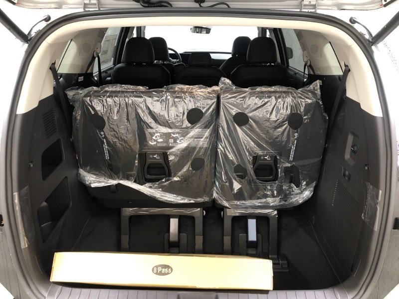 New 2026 Kia Carnival EX image 8
