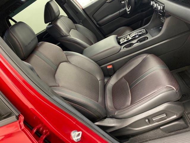 Used 2025 Honda Pilot Black Edition image 32