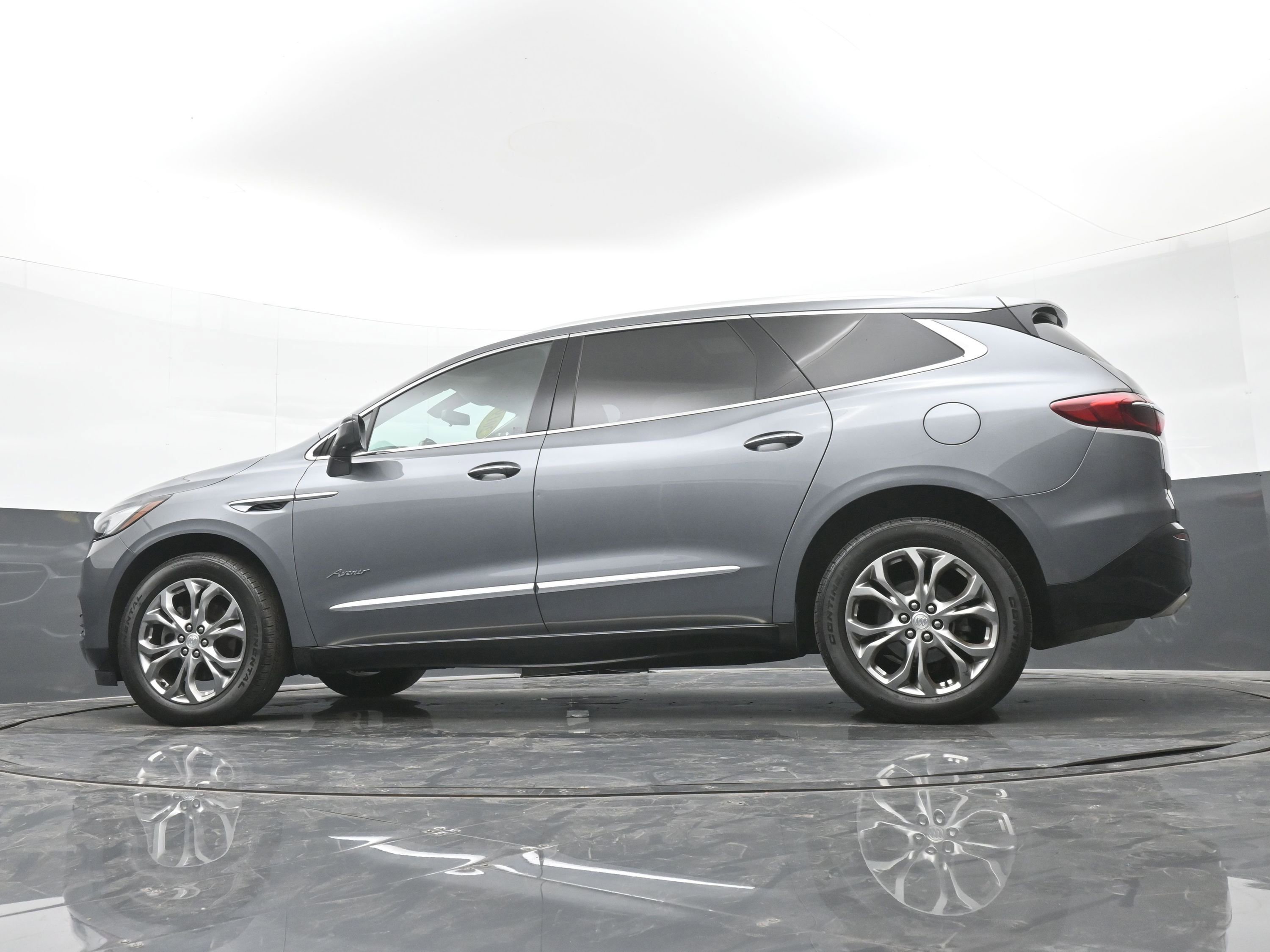 Used 2019 Buick Enclave Avenir w/ Avenir Technology Package image 43