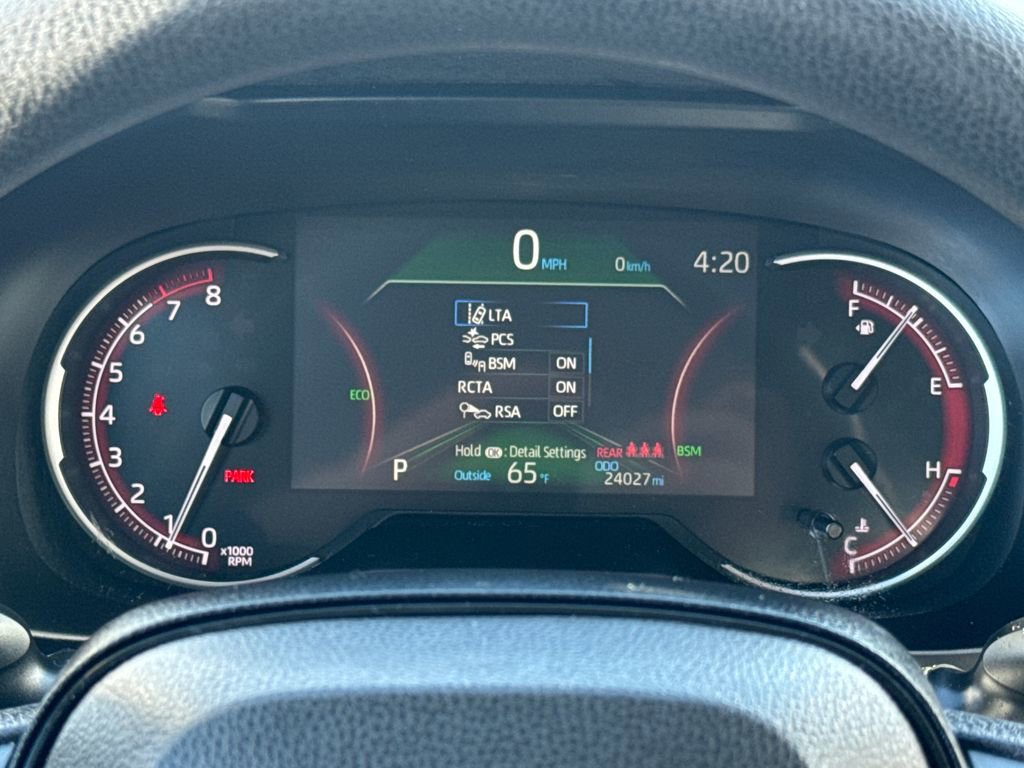 Used 2025 Toyota RAV4 XLE AWD/4WD image 17