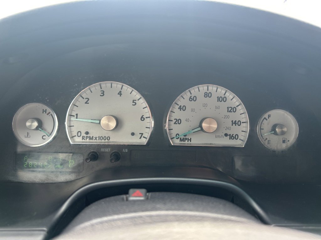 Used 2003 Ford Thunderbird Deluxe image 11