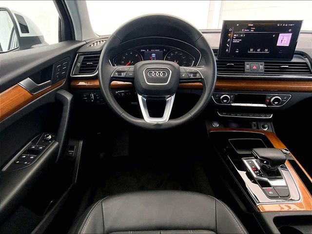 Certified 2023 Audi Q5 2.0T Premium w/ Convenience Package image 5