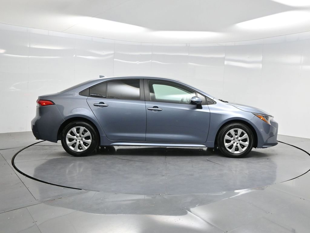 Used 2025 Toyota Corolla LE image 36