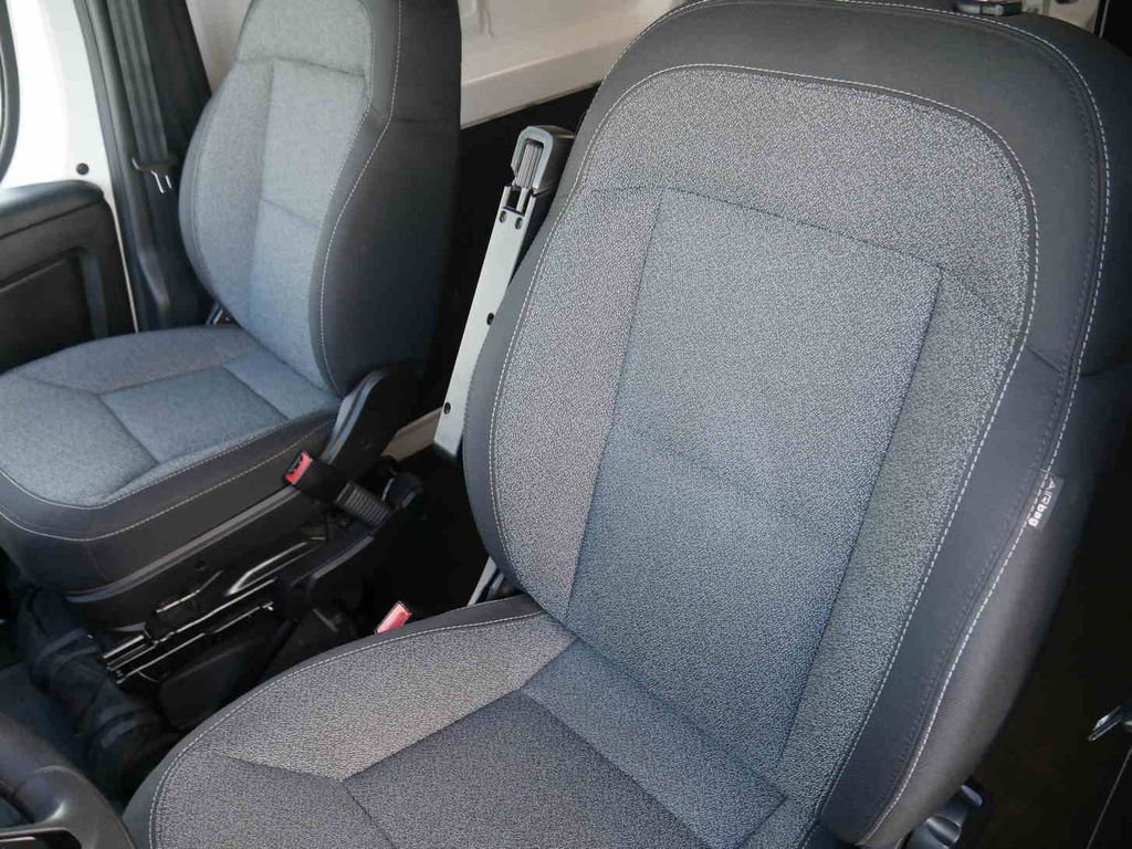 Used 2025 RAM ProMaster 2500 w/ Convenience Group image 28