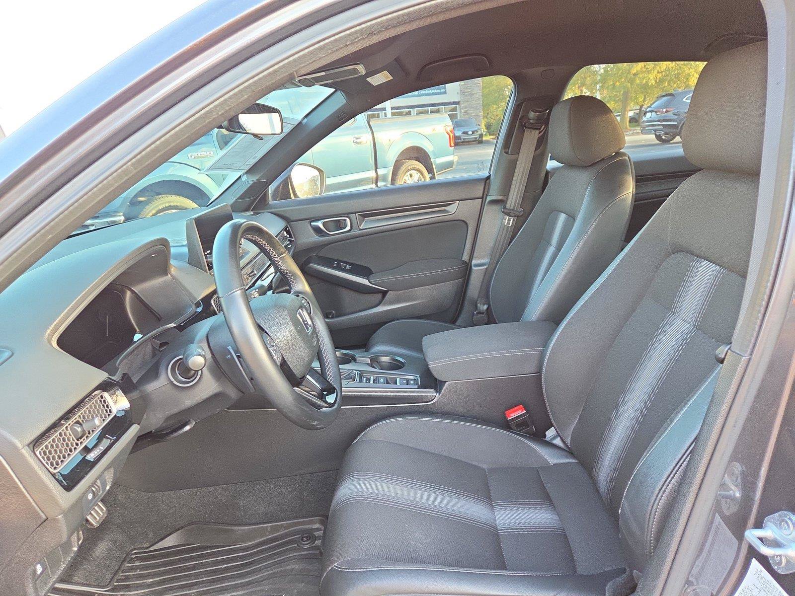 Used 2025 Honda Civic Sport image 17