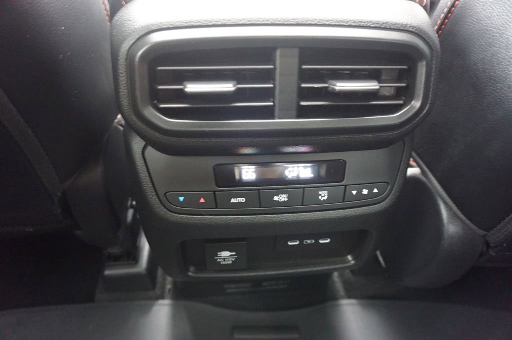 Used 2024 Honda Pilot TrailSport image 17