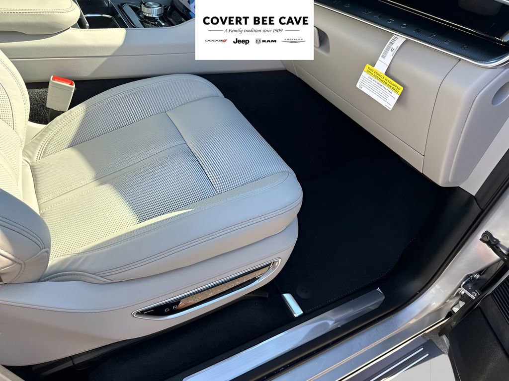 New 2026 Jeep Grand Wagoneer Summit w/ Premium Group III image 19