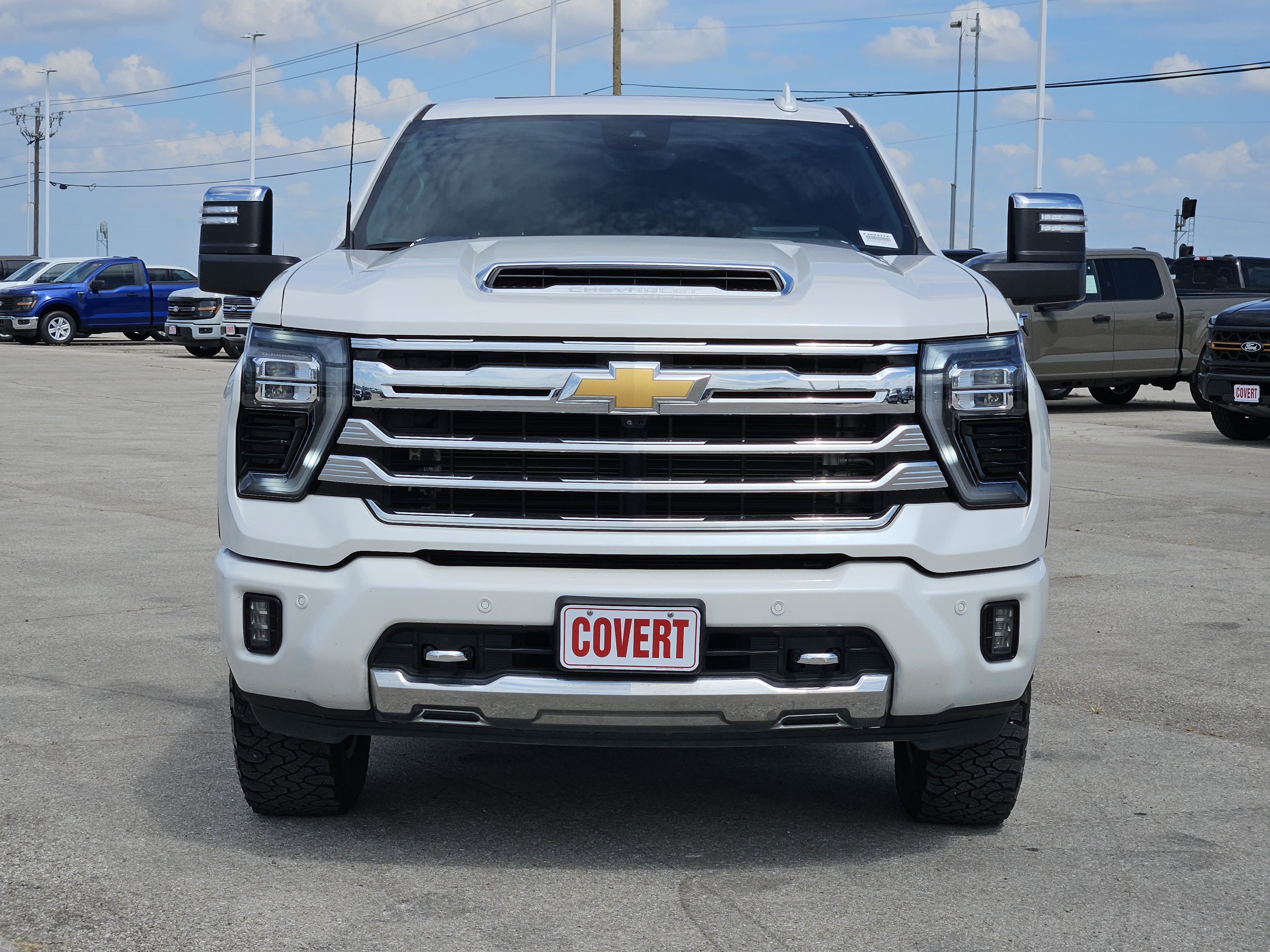 Used 2024 Chevrolet Silverado 3500 High Country w/ High Country Premium Package AWD/4WD image 2