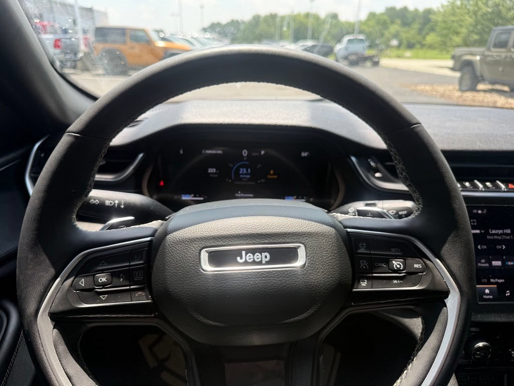 Certified 2024 Jeep Grand Cherokee L Altitude AWD/4WD image 19