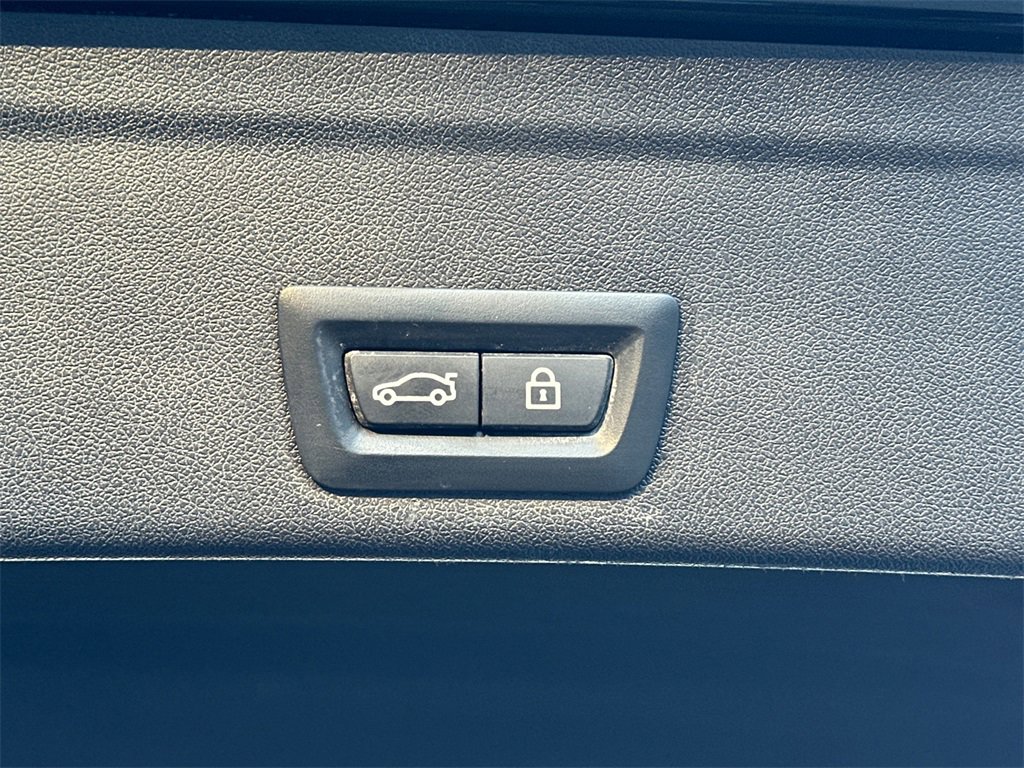 Used 2023 BMW X6 xDrive40i w/ M Sport Package image 7