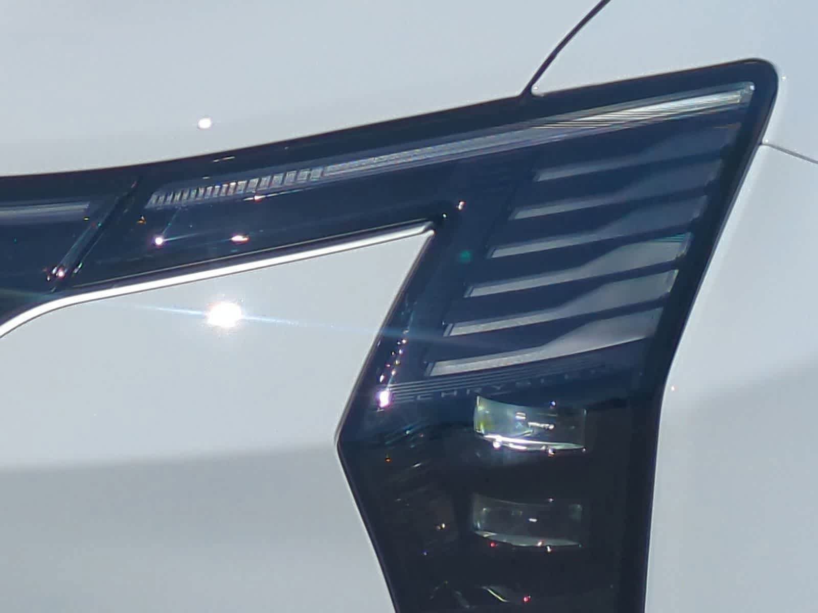 New 2027 Chrysler Pacifica Select FWD image 11