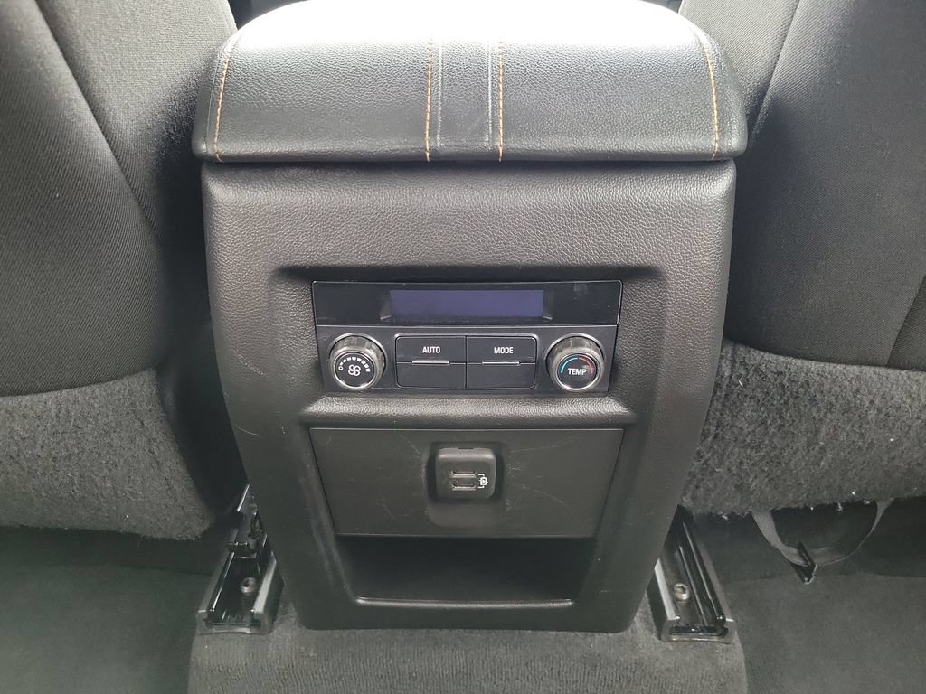 Used 2021 Chevrolet Traverse LS FWD image 11