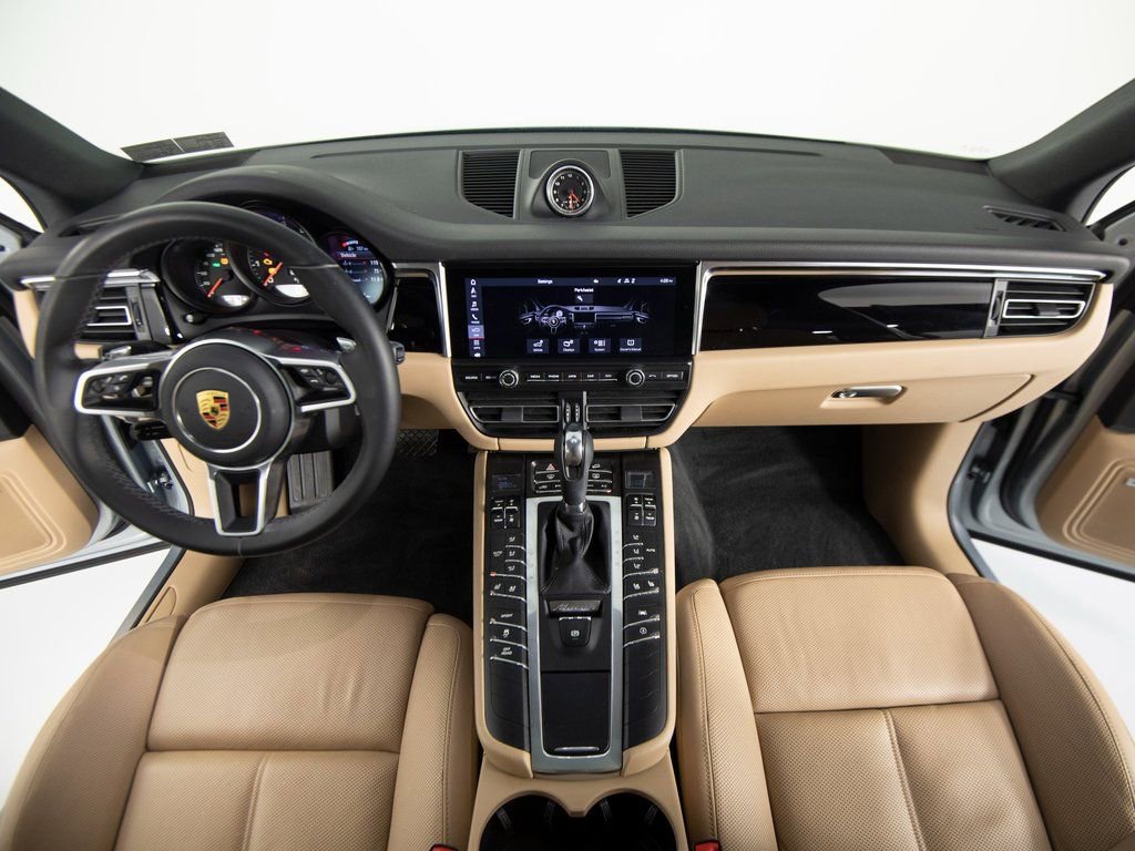Certified 2021 Porsche Macan AWD/4WD image 33