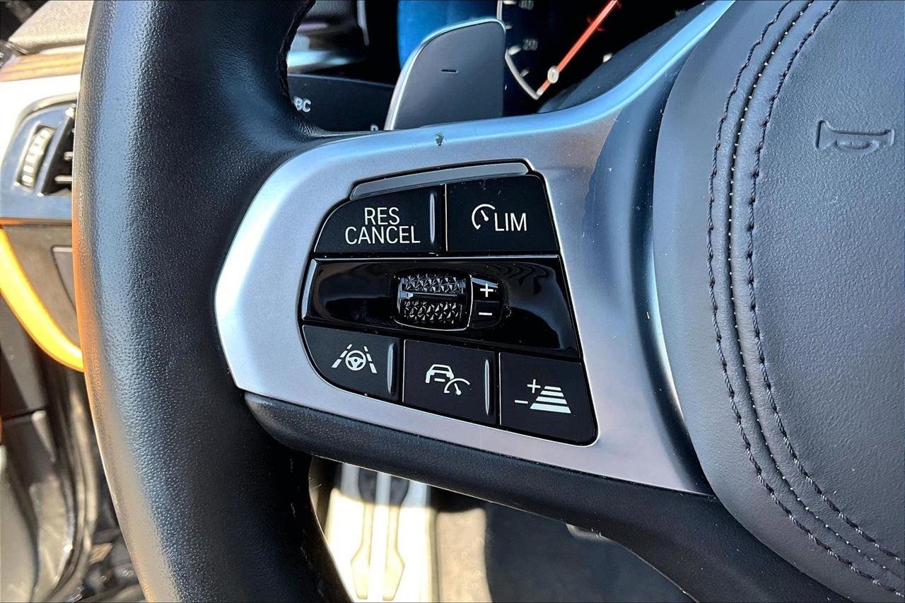 Used 2019 BMW M550i xDrive image 11