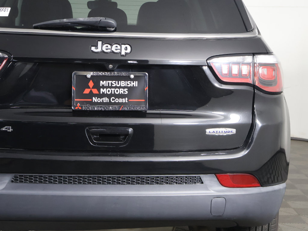 Used 2019 Jeep Compass Latitude w/ Cold Weather Group AWD/4WD image 14