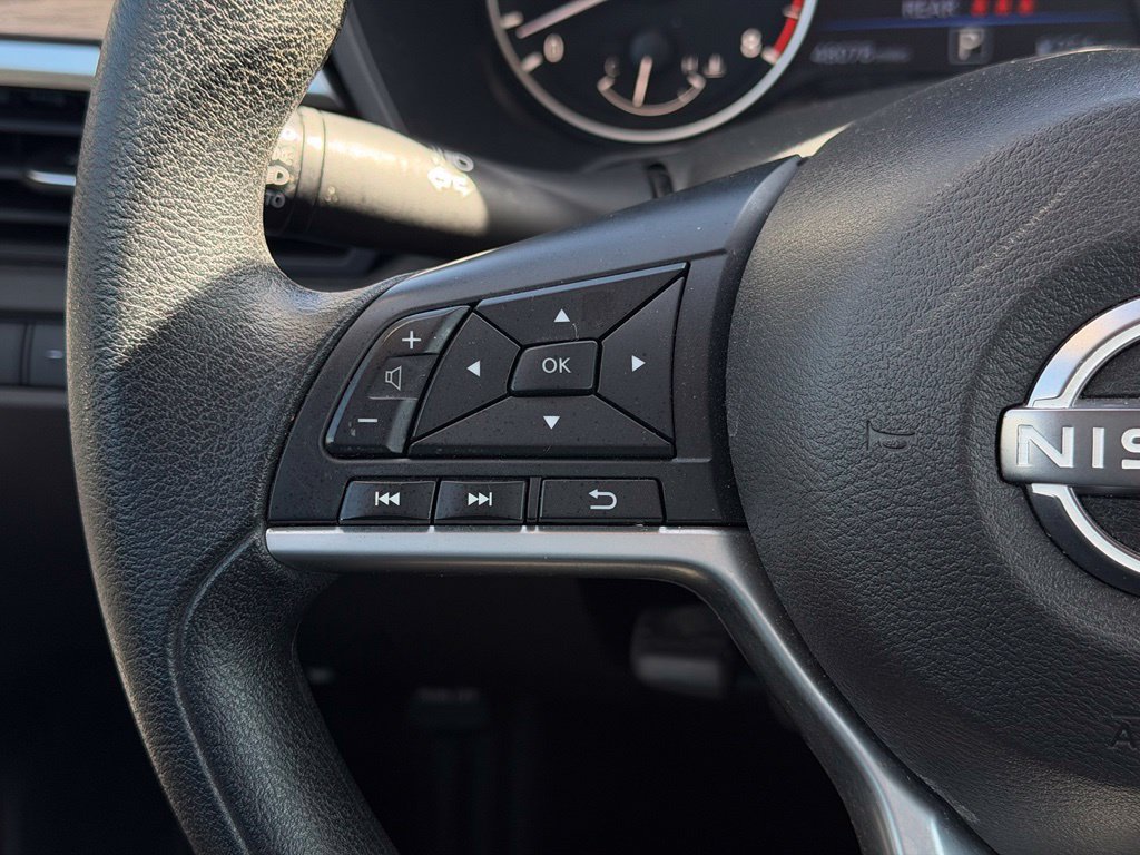 Used 2025 Nissan Altima 2.5 SV FWD image 24