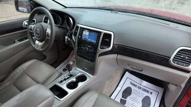 Used 2011 Jeep Grand Cherokee Laredo AWD/4WD image 17