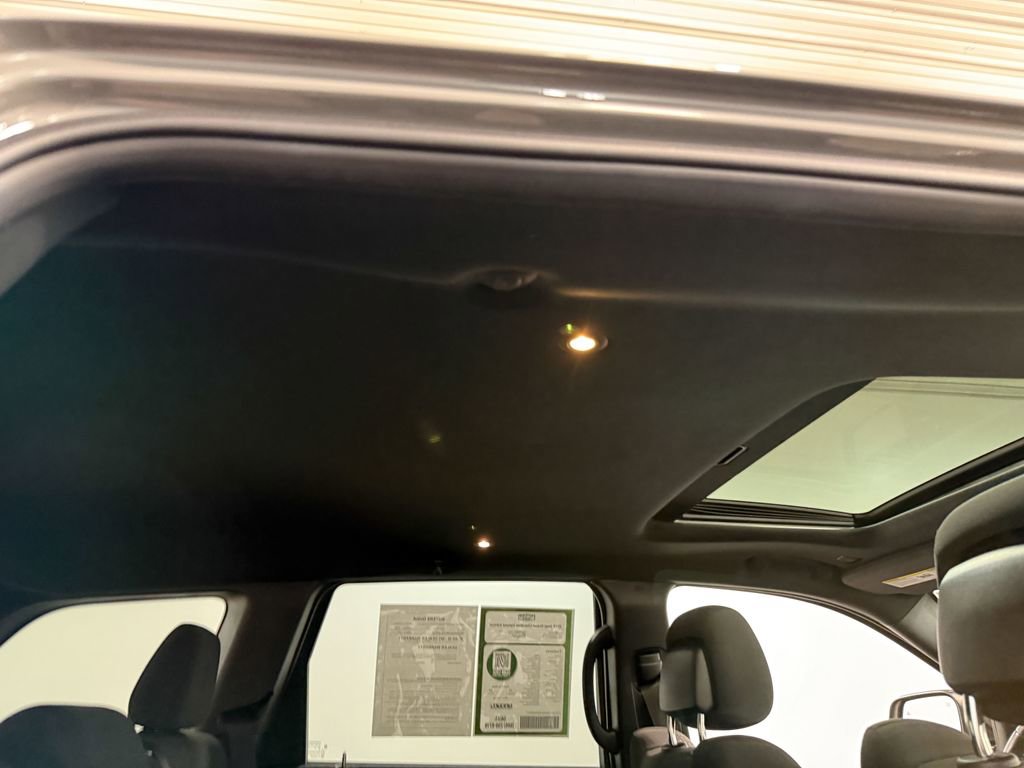 Used 2019 Jeep Grand Cherokee Laredo AWD/4WD image 69