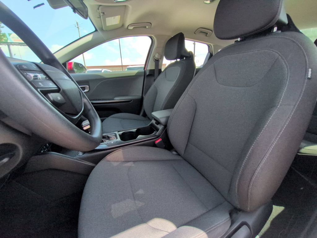 Used 2025 Kia K4 FWD image 24