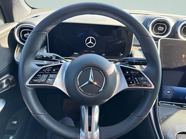Used 2024 Mercedes-Benz GLC 300 4MATIC image 17