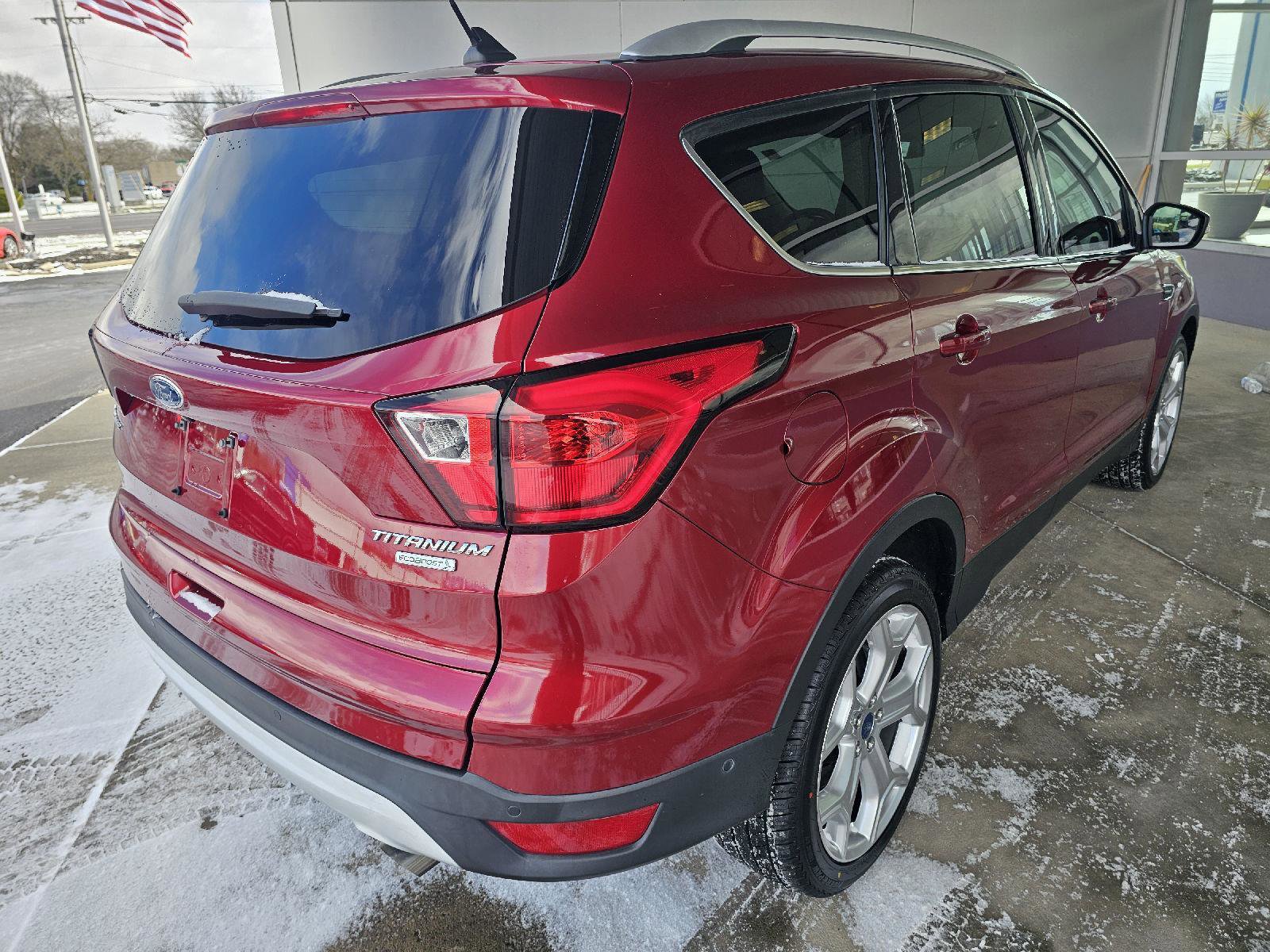 Used 2019 Ford Escape Titanium image 5