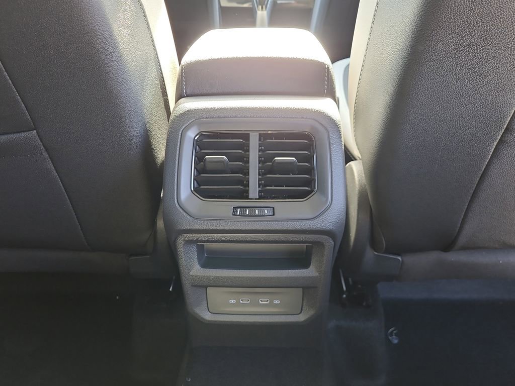 New 2026 Volkswagen Taos SE image 23