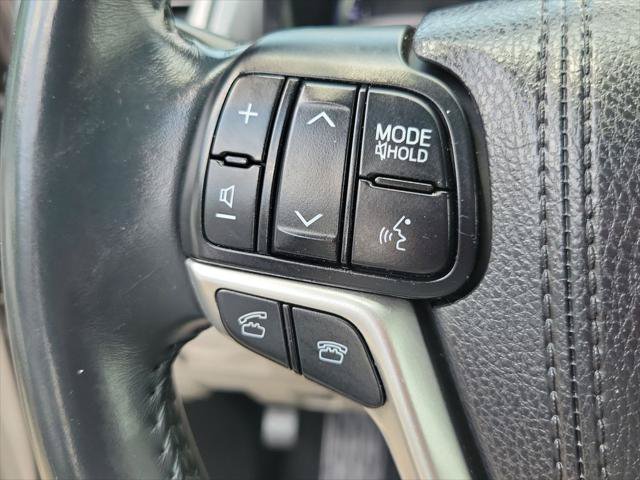Certified 2016 Toyota Highlander XLE FWD image 24