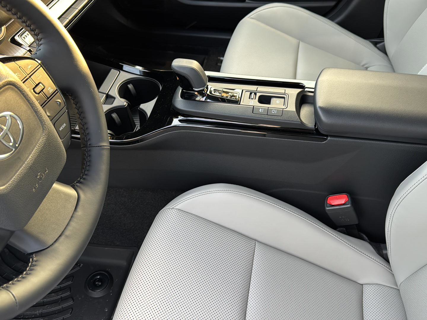 New 2026 Toyota Prius XLE image 8