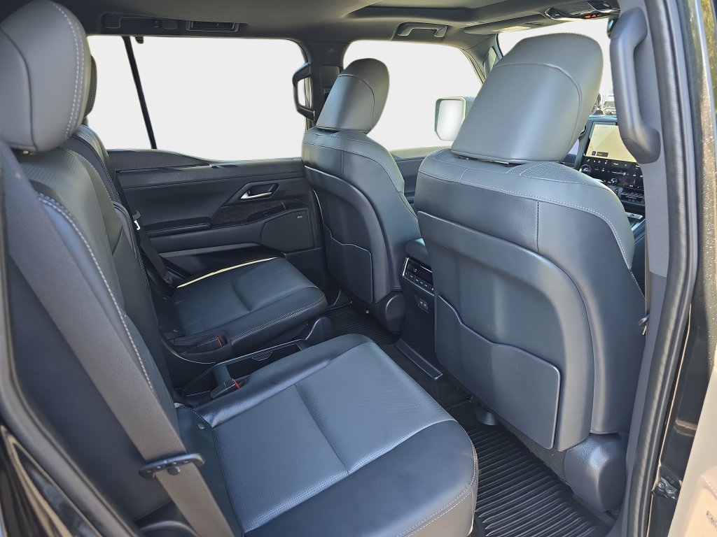 Certified 2024 Lexus GX 550 w/ Cold Area Package AWD/4WD image 12