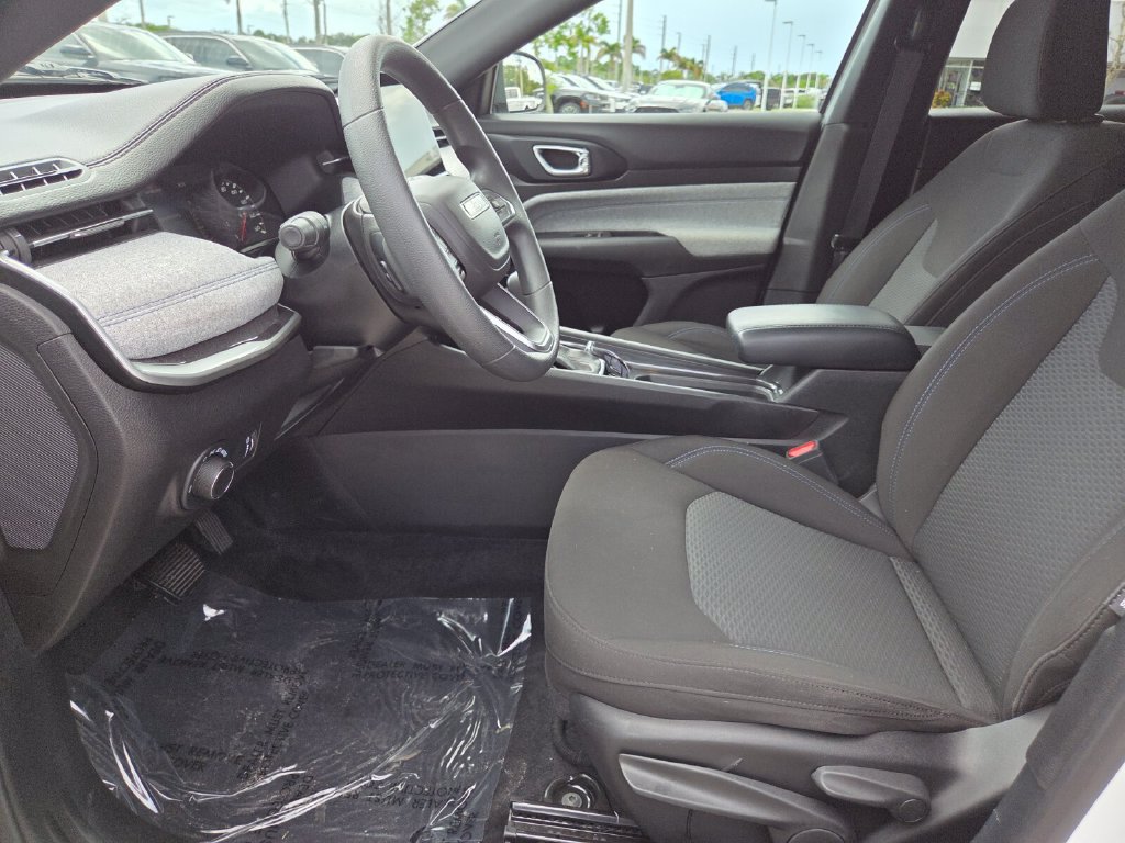 Used 2023 Jeep Compass Sport AWD/4WD image 28