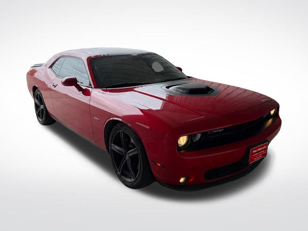 Used 2017 Dodge Challenger R/T RWD image 9