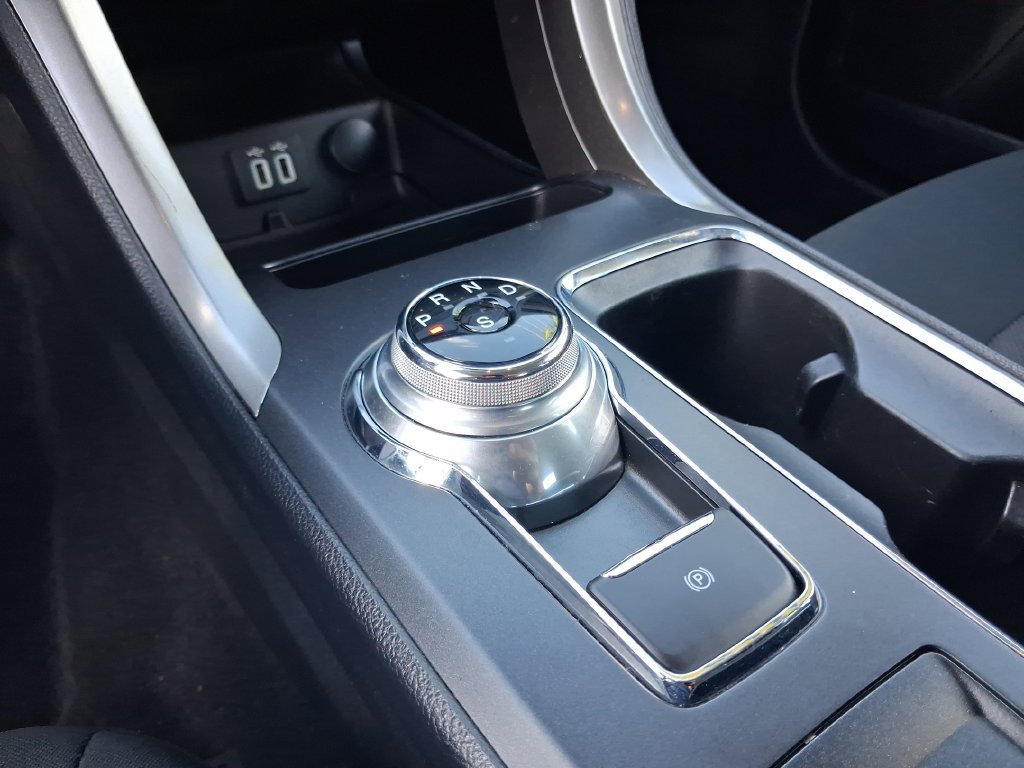 Used 2019 Ford Fusion SE FWD image 22