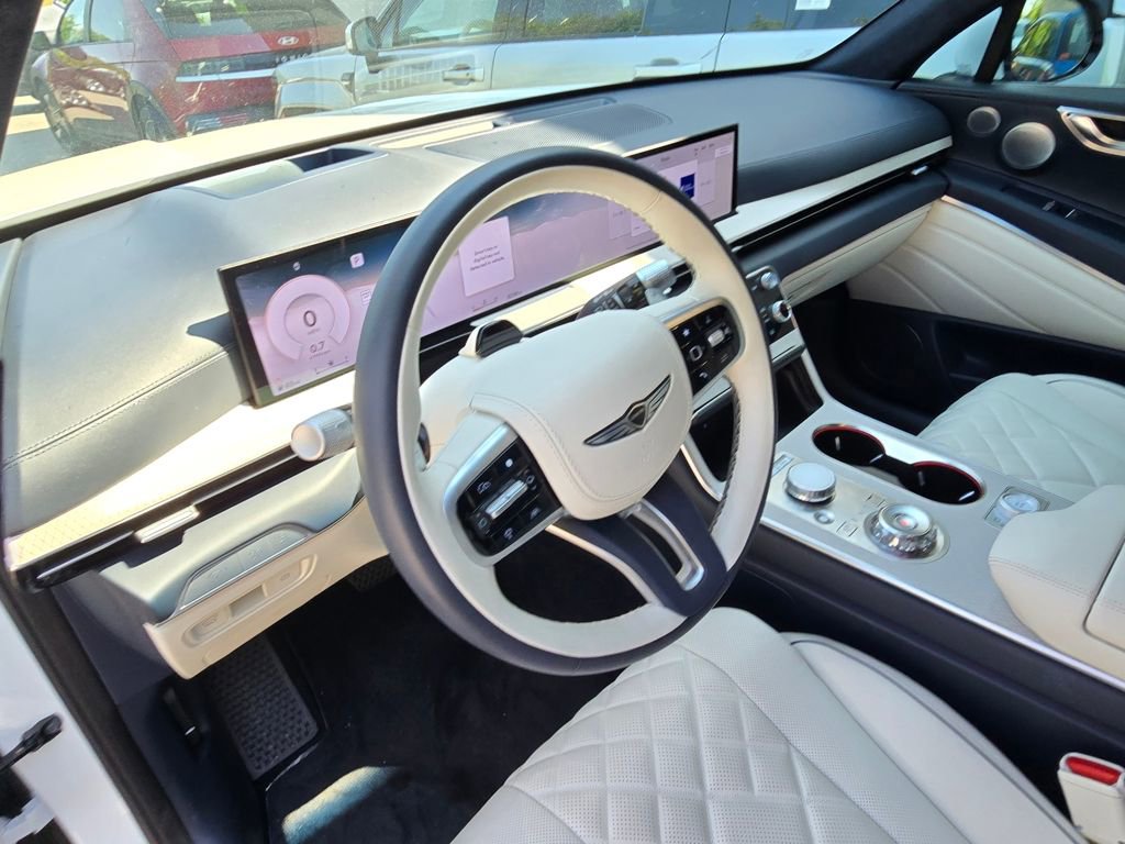 Used 2025 Genesis GV80 3.5T Prestige AWD/4WD image 13