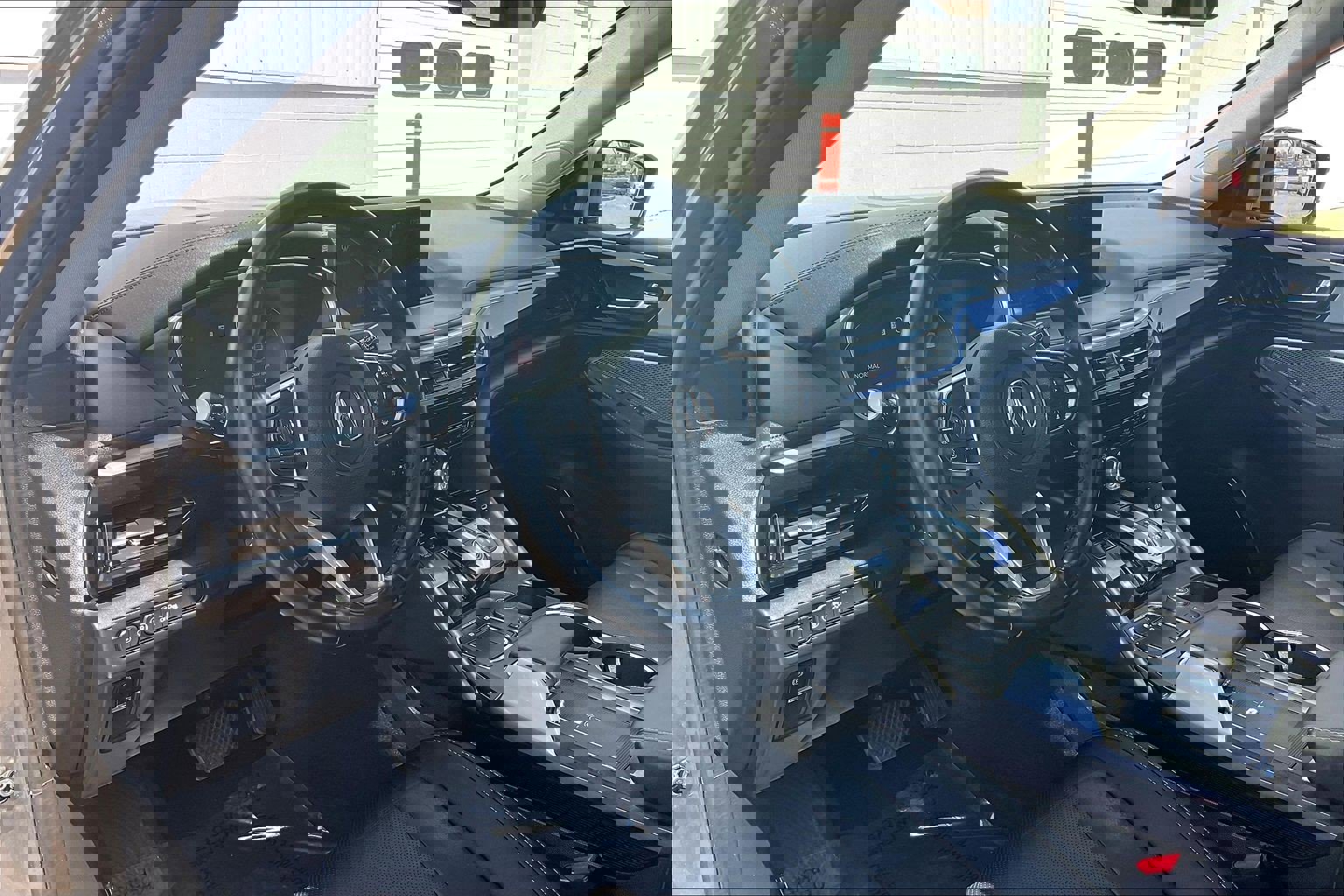 Used 2023 Acura MDX SH-AWD w/ Technology Package image 18