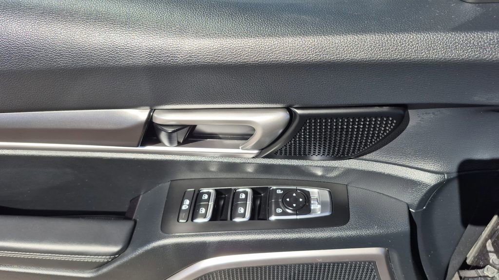Certified 2025 Kia Telluride S image 9