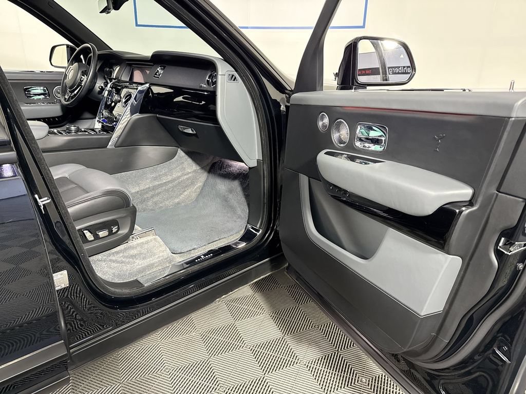 Used 2020 Rolls-Royce Cullinan AWD/4WD image 64