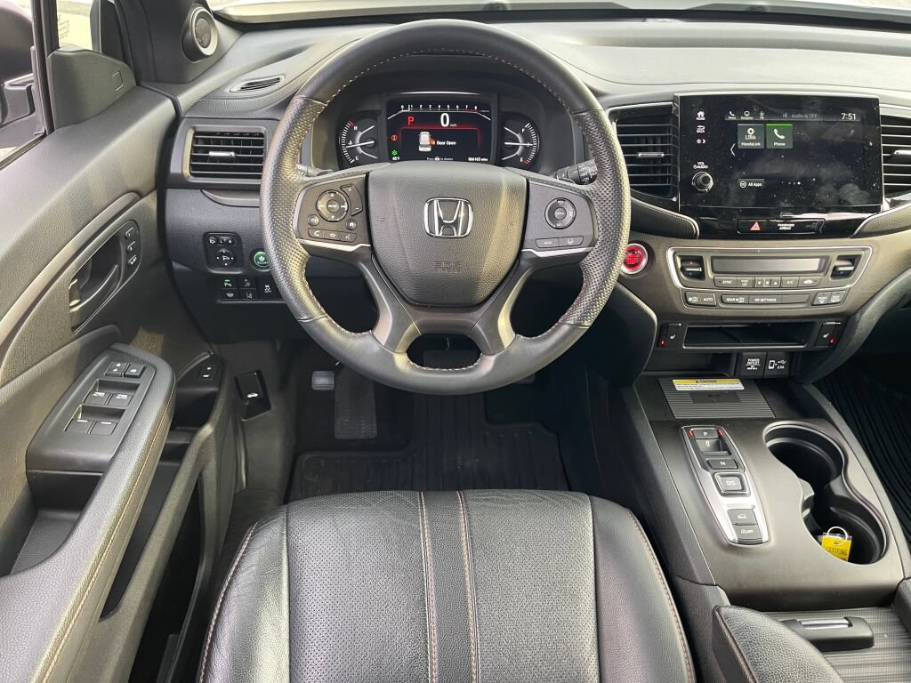 Used 2023 Honda Passport TrailSport image 2