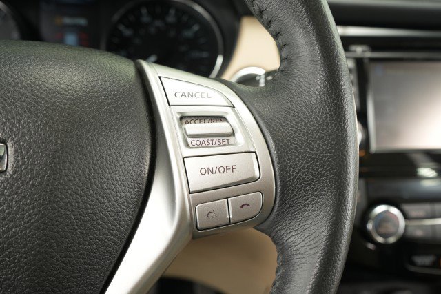 Used 2016 Nissan Rogue SL w/ SL Premium Package image 39