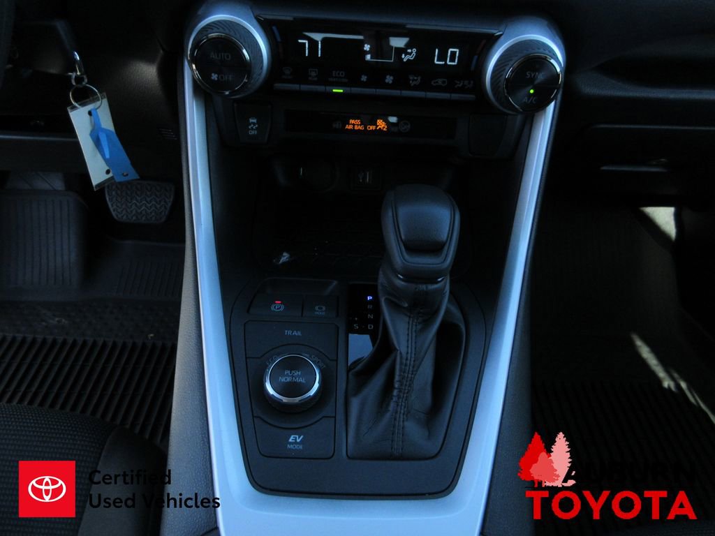 Certified 2024 Toyota RAV4 LE AWD/4WD image 38