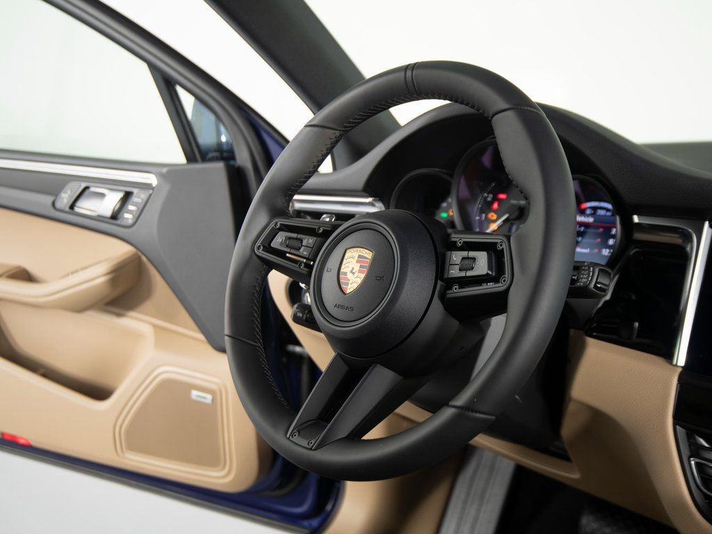 New 2026 Porsche Macan image 33