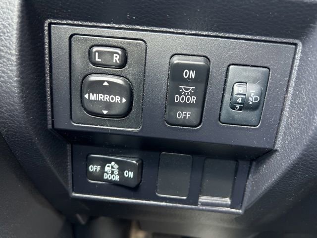 Used 2016 Toyota Tundra SR5 w/ SR5 Upgrade Package AWD/4WD image 15