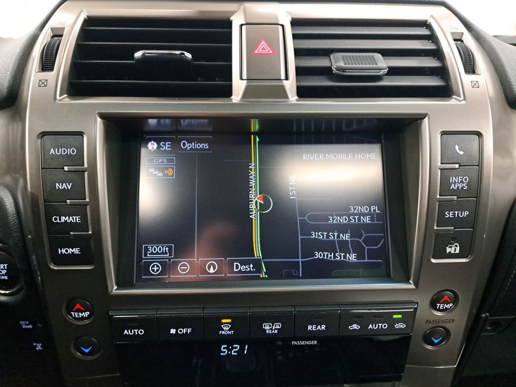 Used 2021 Lexus GX 460 Premium w/ Accessory Package image 23