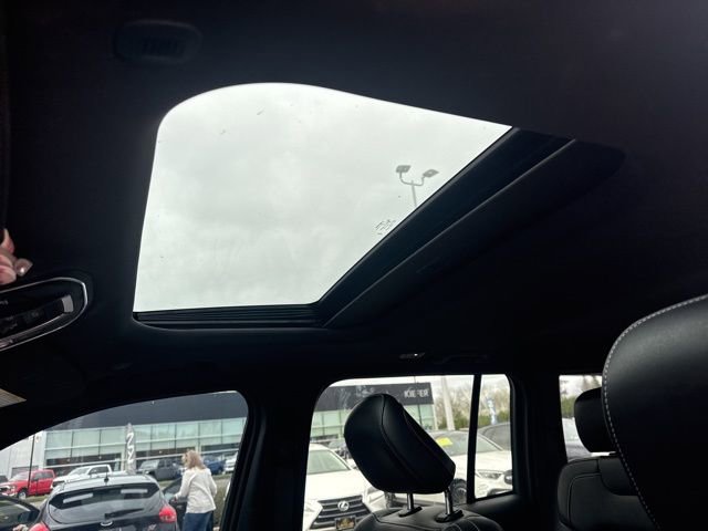 Used 2025 Jeep Grand Cherokee Altitude image 9