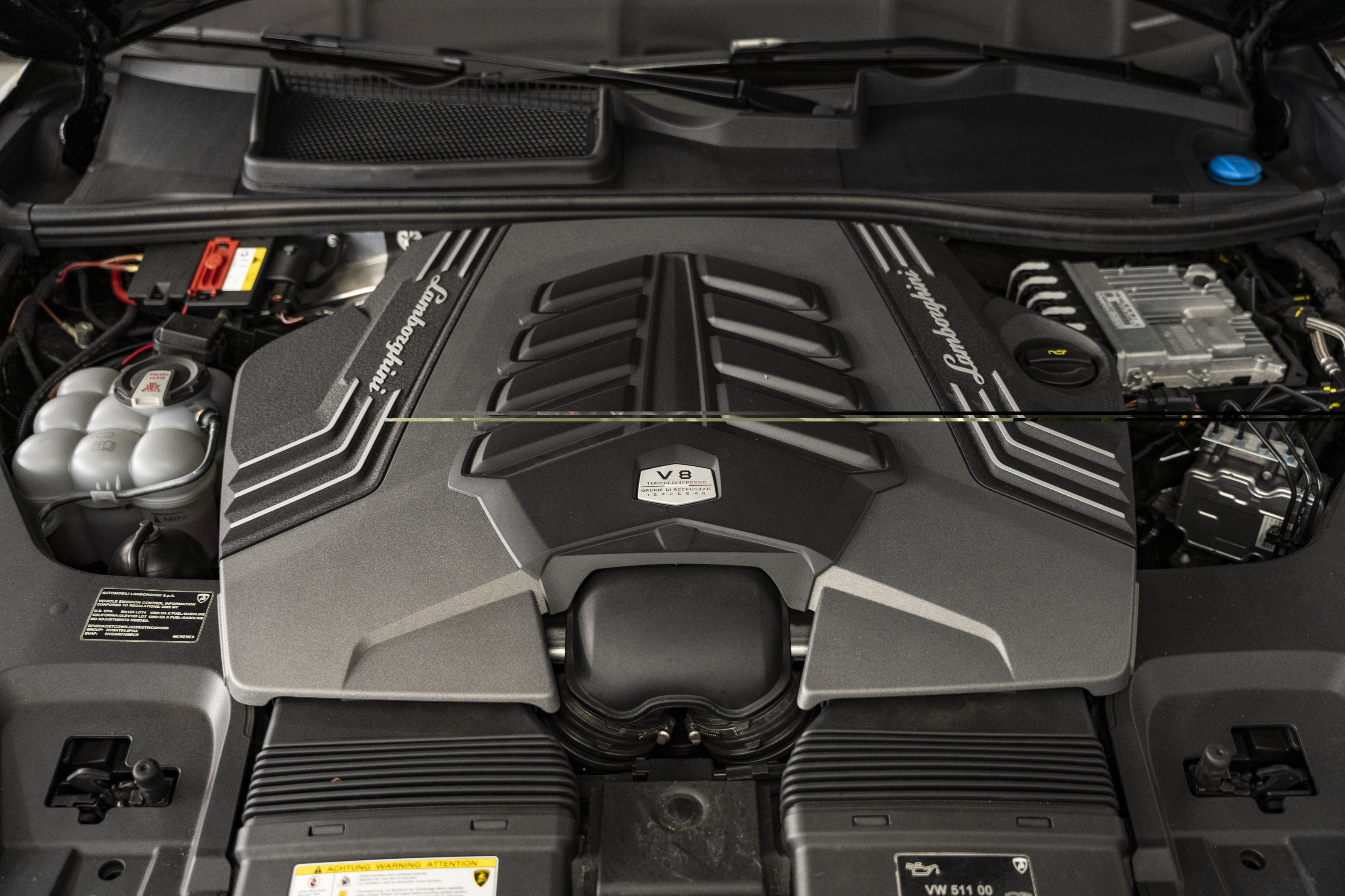Used 2022 Lamborghini Urus AWD/4WD image 52