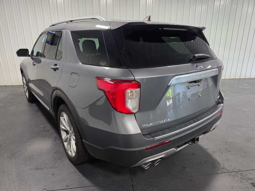 Used 2022 Ford Explorer Platinum w/ Equipment Group 601A AWD/4WD image 3