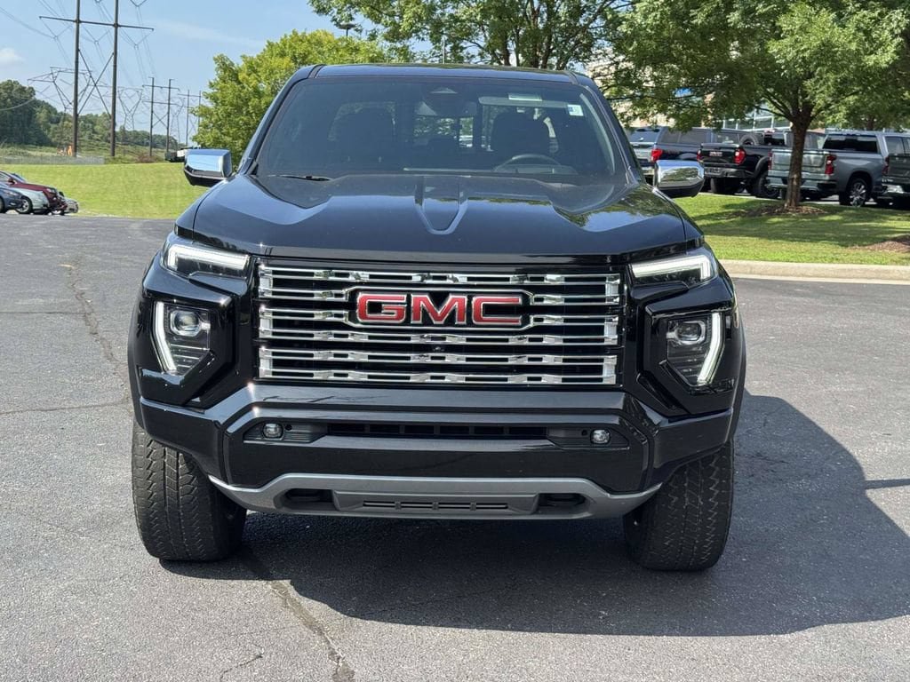 Used 2023 GMC Canyon Denali w/ Denali Black Edition AWD/4WD image 26