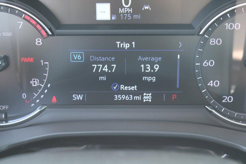 Used 2024 Cadillac XT6 Premium Luxury AWD/4WD image 19