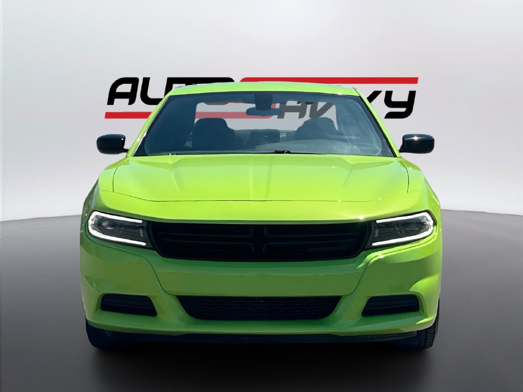 Used 2023 Dodge Charger SXT RWD image 2