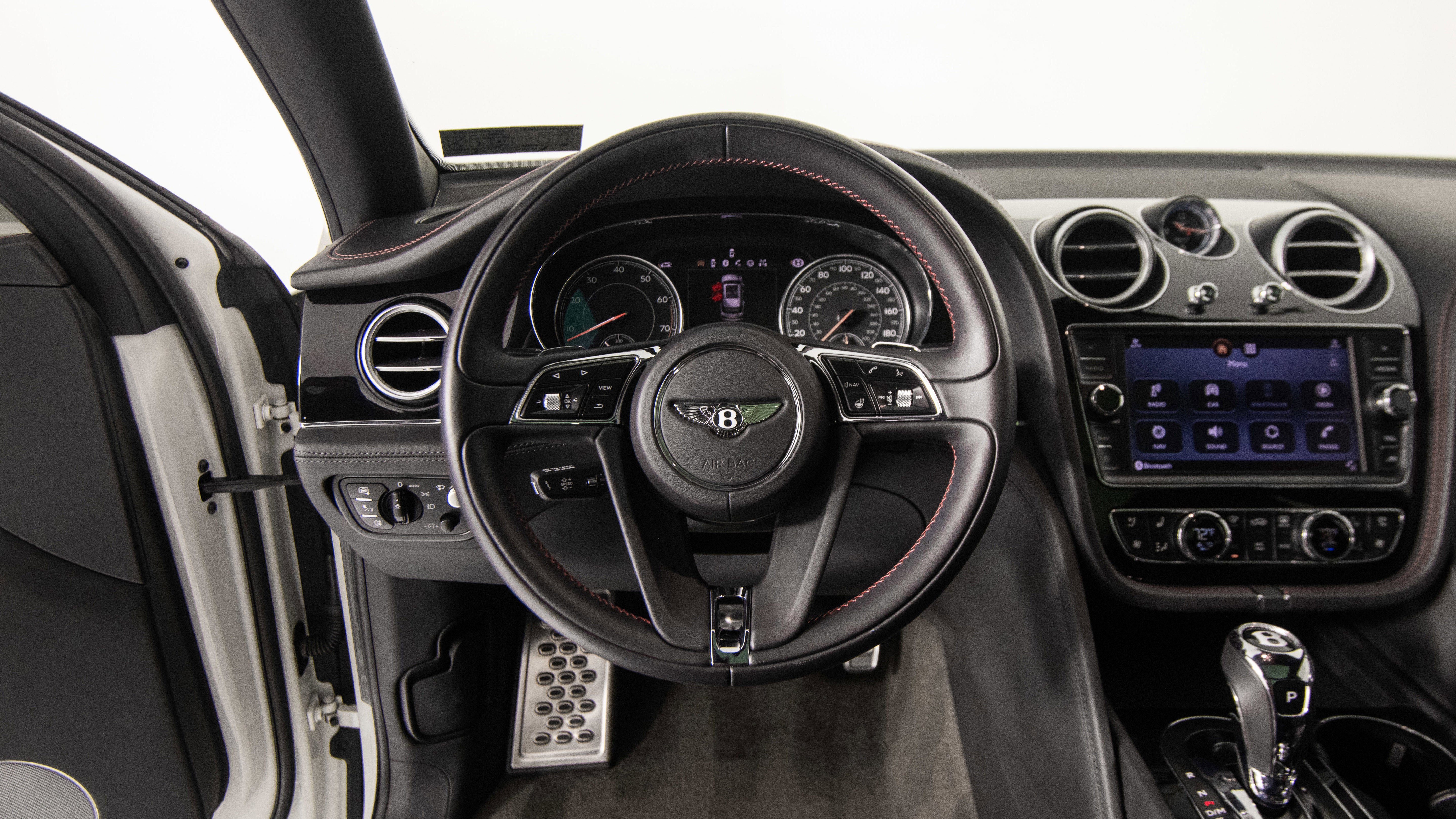 Used 2018 Bentley Bentayga image 39